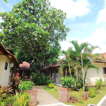 Lovina Beach Hotel Pabean Buleleng Buitenkant foto