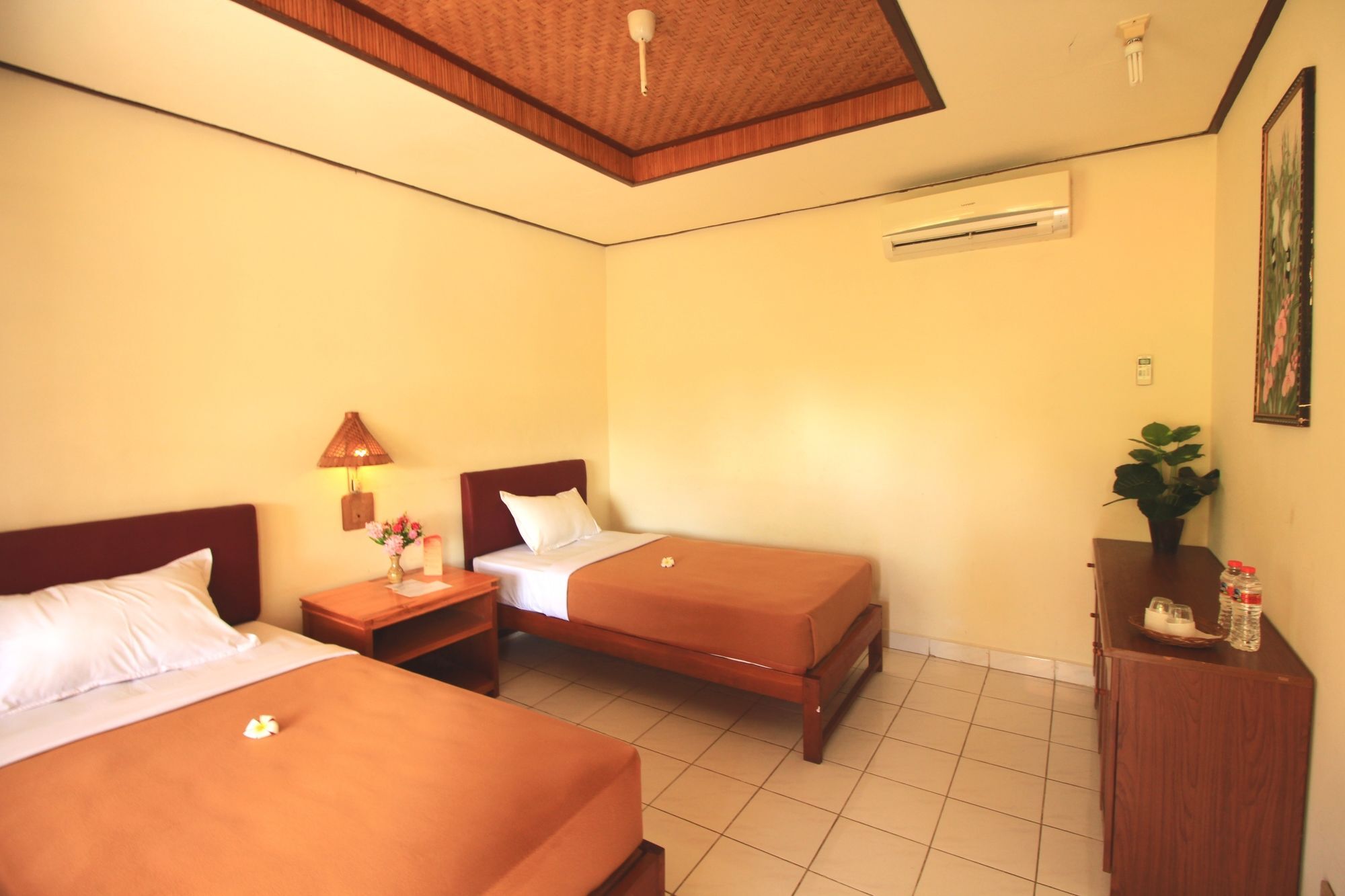 Lovina Beach Hotel Pabean Buleleng Buitenkant foto