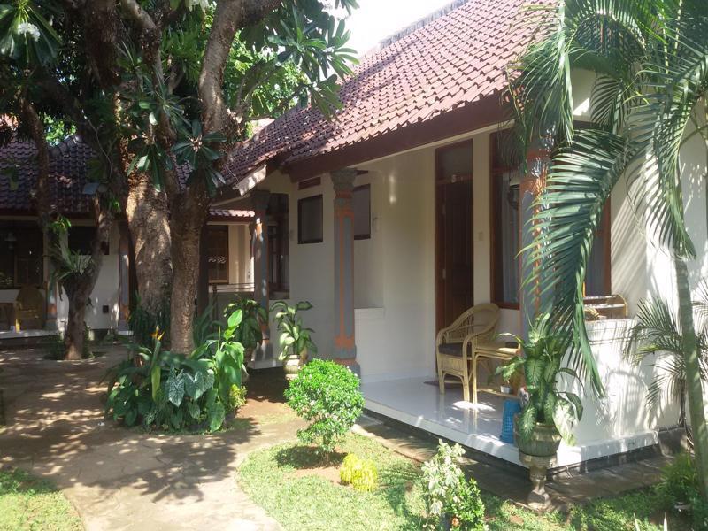 Lovina Beach Hotel Pabean Buleleng Buitenkant foto