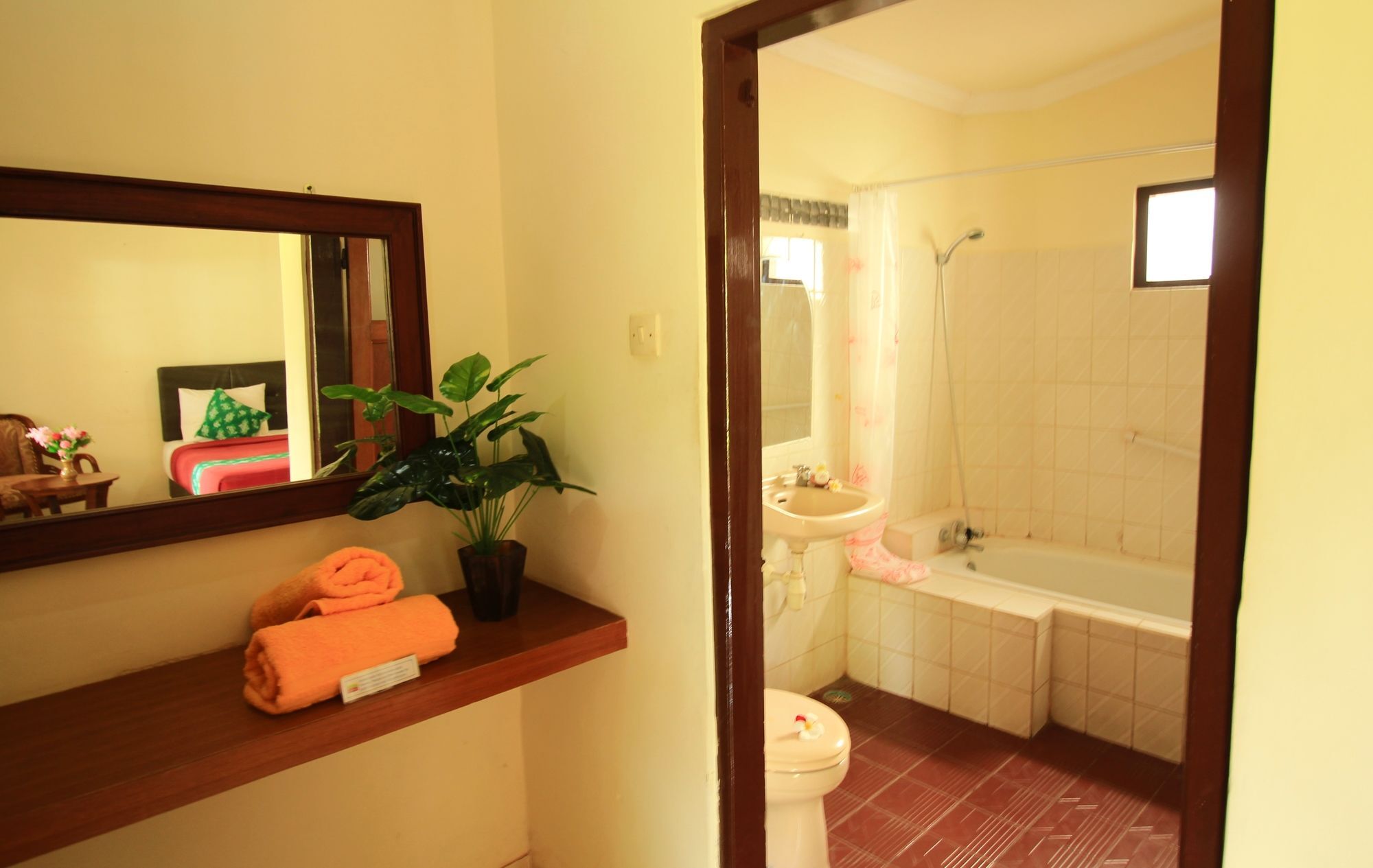 Lovina Beach Hotel Pabean Buleleng Buitenkant foto