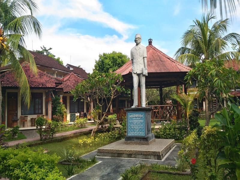 Lovina Beach Hotel Pabean Buleleng Buitenkant foto