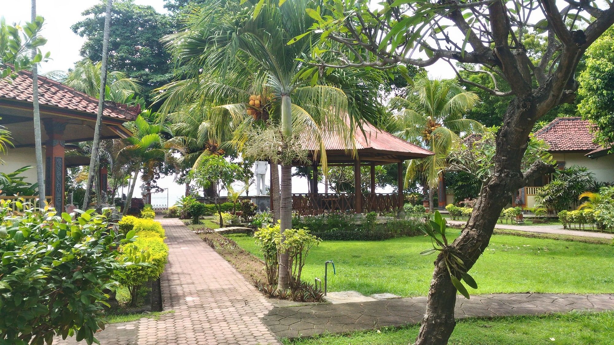 Lovina Beach Hotel Pabean Buleleng Buitenkant foto